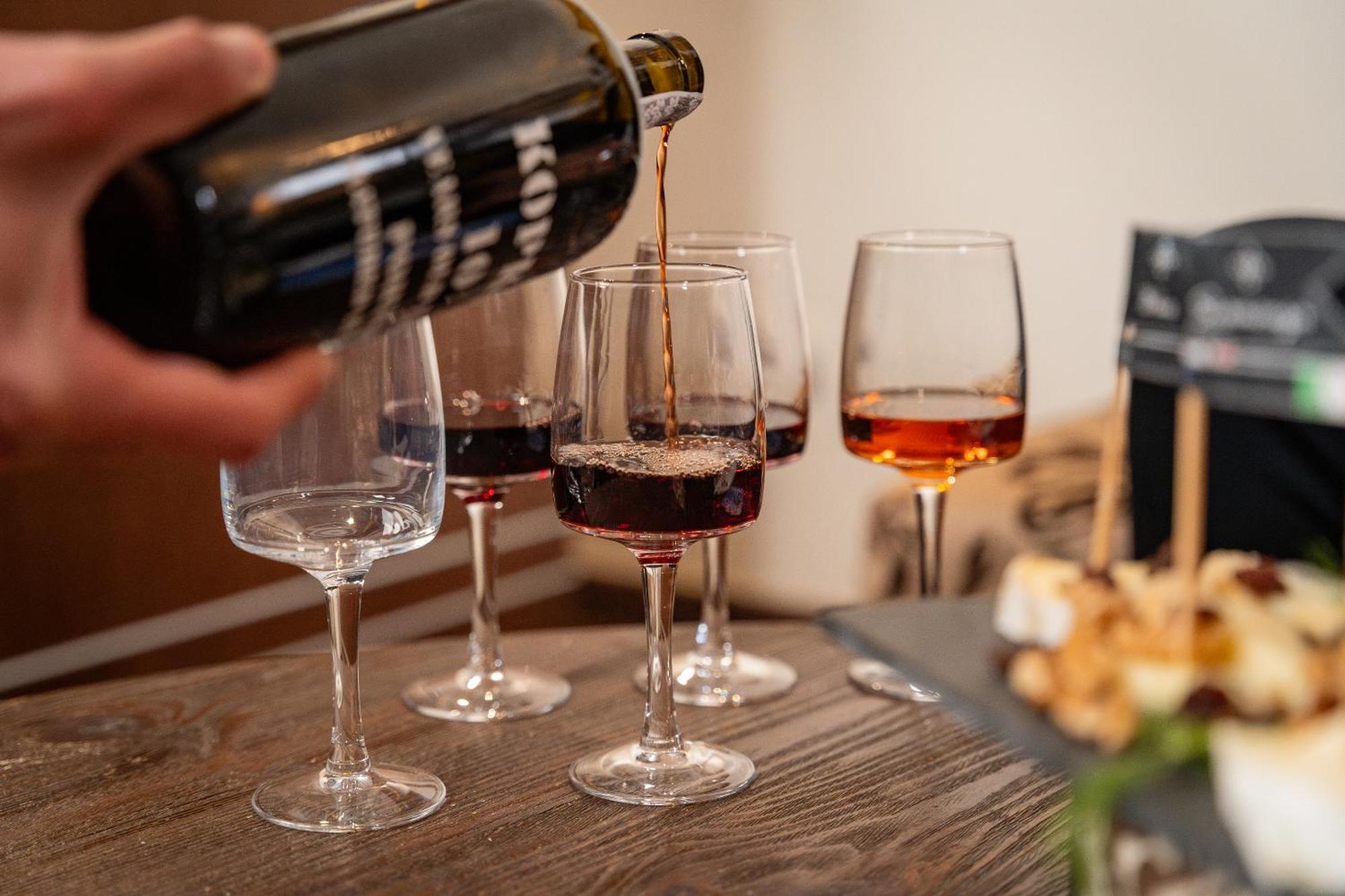 Opus One Luxury Guest House & Wine 파로 외부 사진